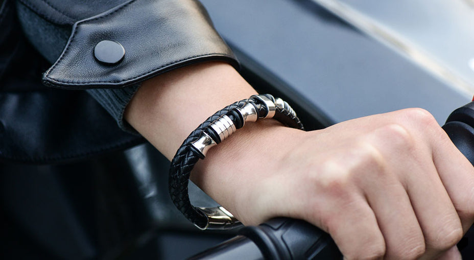 12 Meaningful Bracelets for Guys