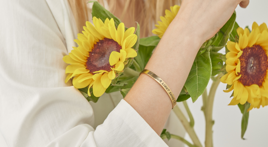 What Do Sunflowers Mean? A Guide To Sunflower Jewelry