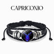 Load image into Gallery viewer, Pulsera del signo del zodíaco capriconio sobre fondo blanco.
